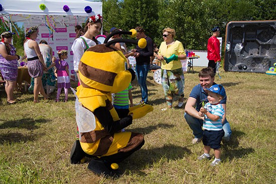 Пчела Вероника на празднике &laquo;День Ивана Купалы&raquo;
