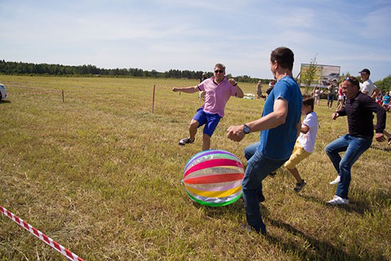 Пчела Вероника на празднике &laquo;День Ивана Купалы&raquo;